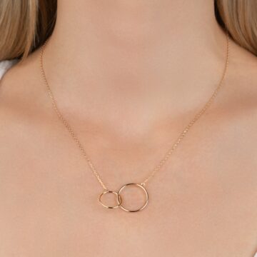 Collier anneaux entrelacés