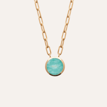 gros plan collier pierre amazonite